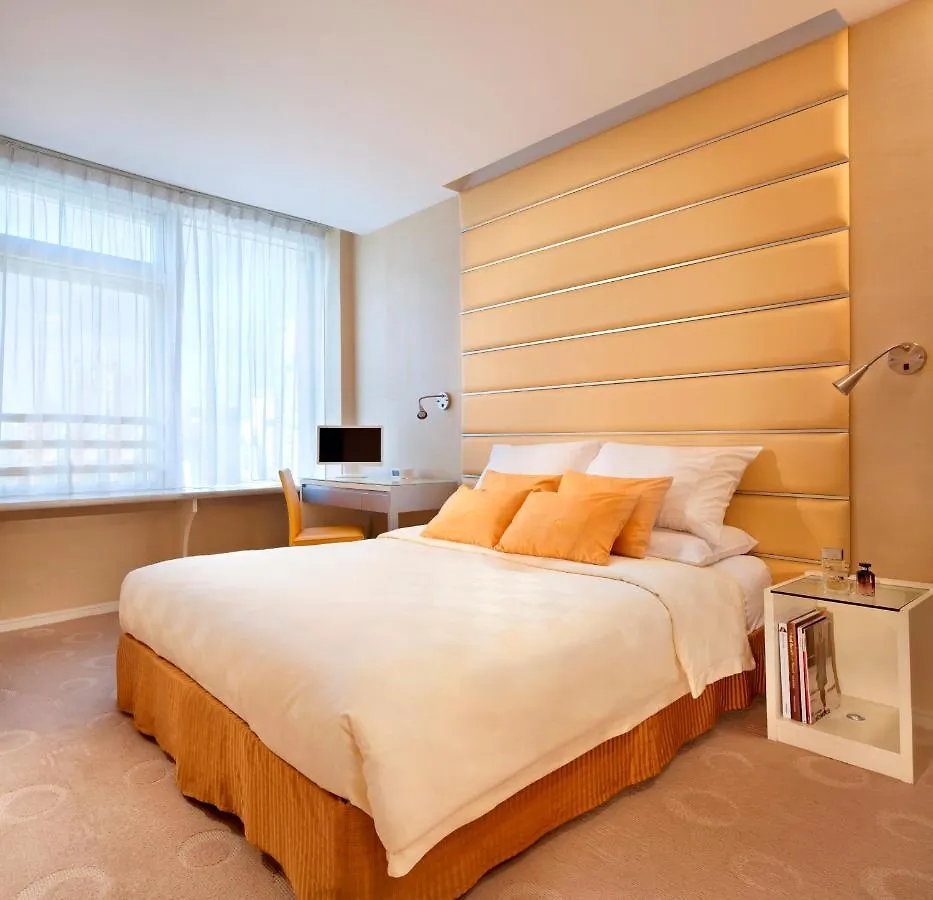 Cosmo Hotel Hong Kong